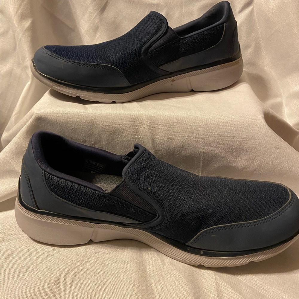 Like New Men’s Skechers Relaxed Memory Foam Slip Ons, Size 12